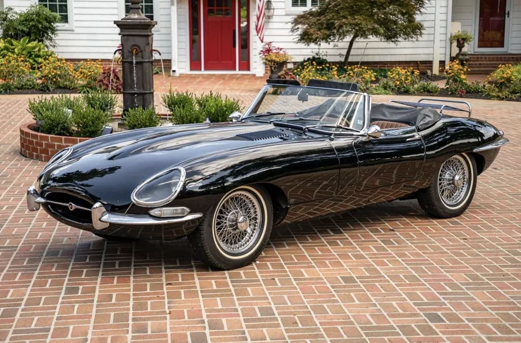 1967 Jaguar XKE Series I 4.2 Roadster, view 1