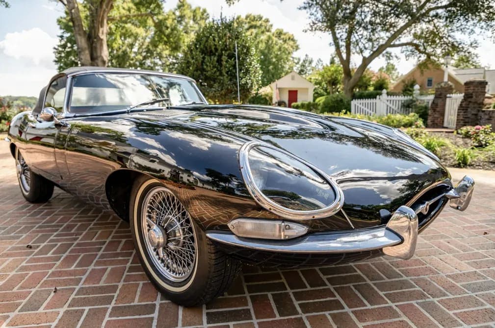 1967 Jaguar XKE Series I 4.2 Roadster, view
