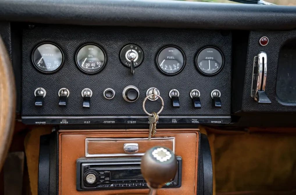 1967 Jaguar XKE Series I 4.2 Roadster, view