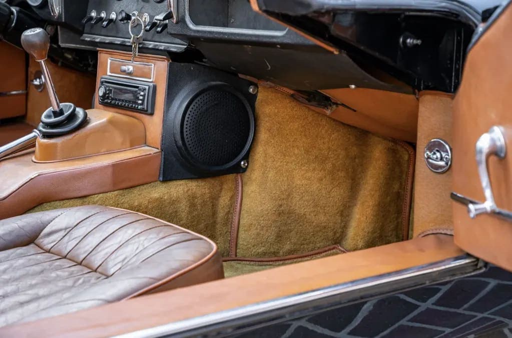 1967 Jaguar XKE Series I 4.2 Roadster, view