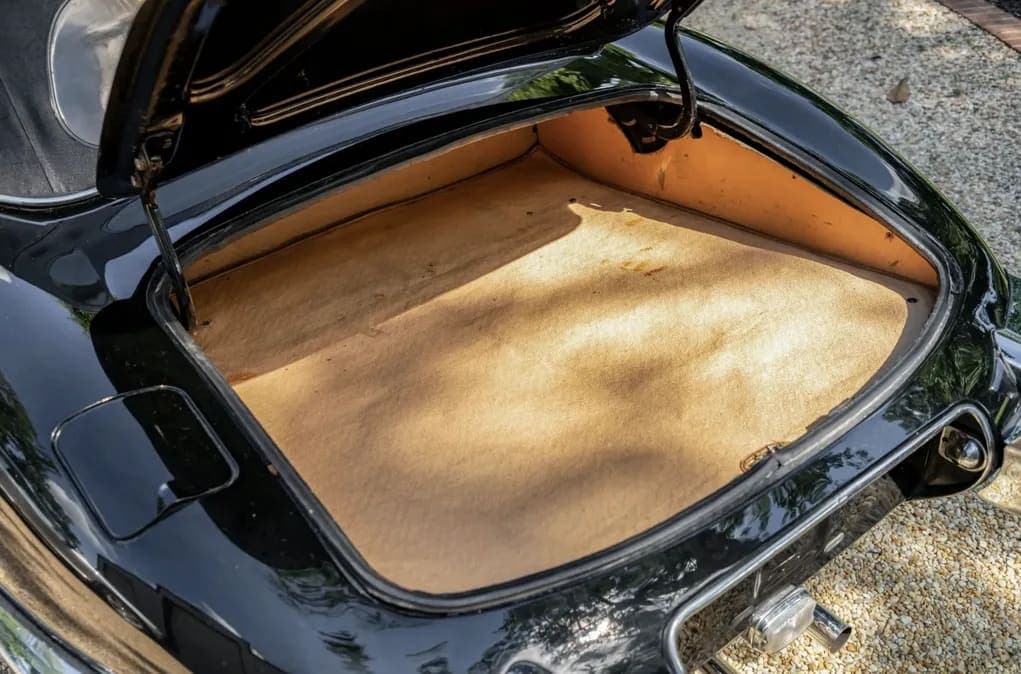 1967 Jaguar XKE Series I 4.2 Roadster, view