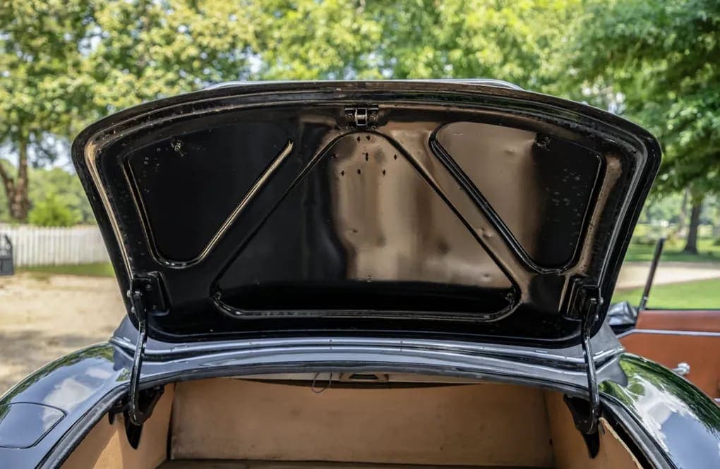 1967 Jaguar XKE Series I 4.2 Roadster, view