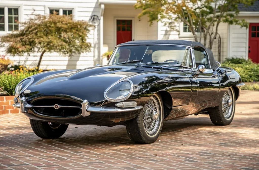 1967 Jaguar XKE Series I 4.2 Roadster, view