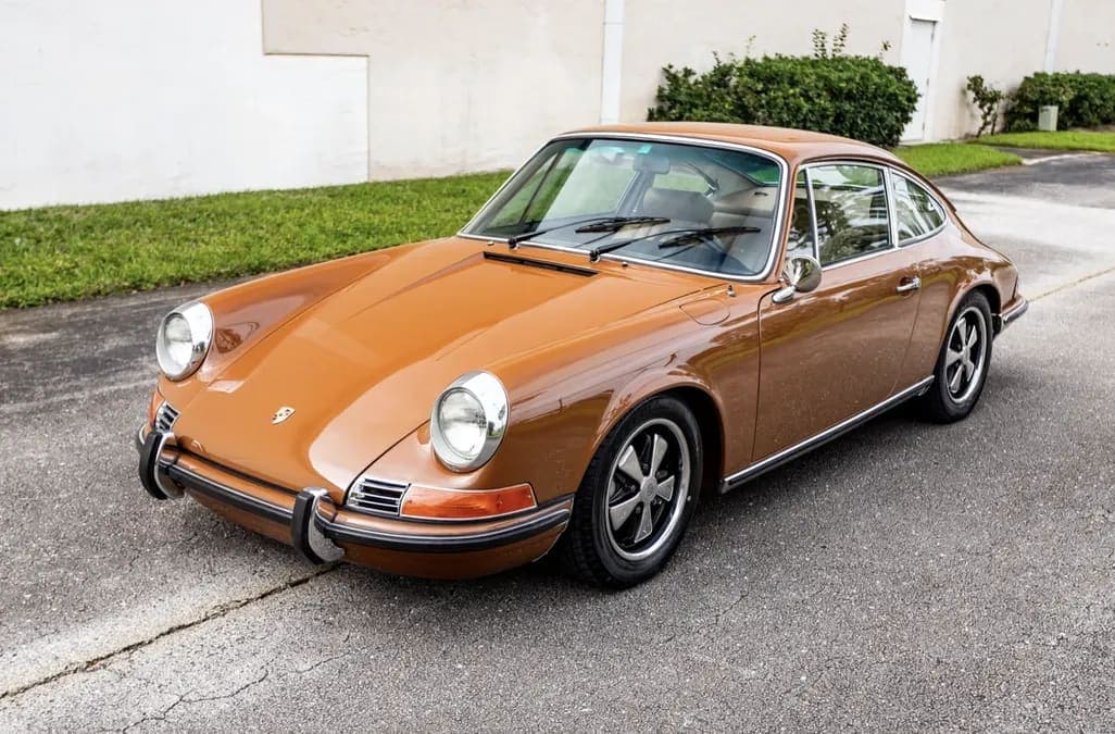 1970 Porsche 911S Coupe, view 1