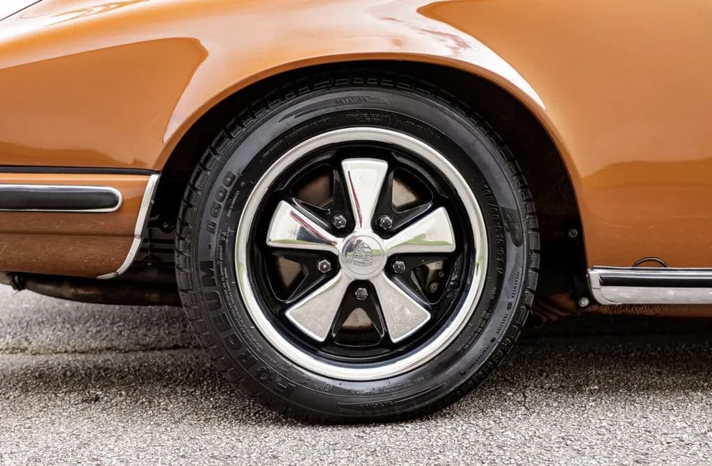 1970 Porsche 911S Coupe, view