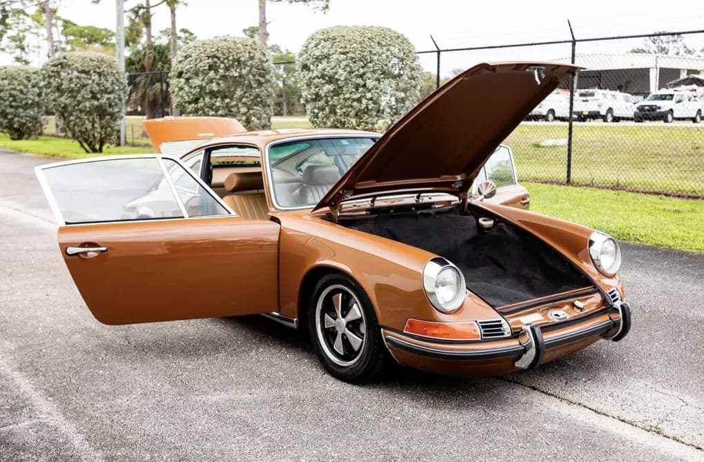 1970 Porsche 911S Coupe, view