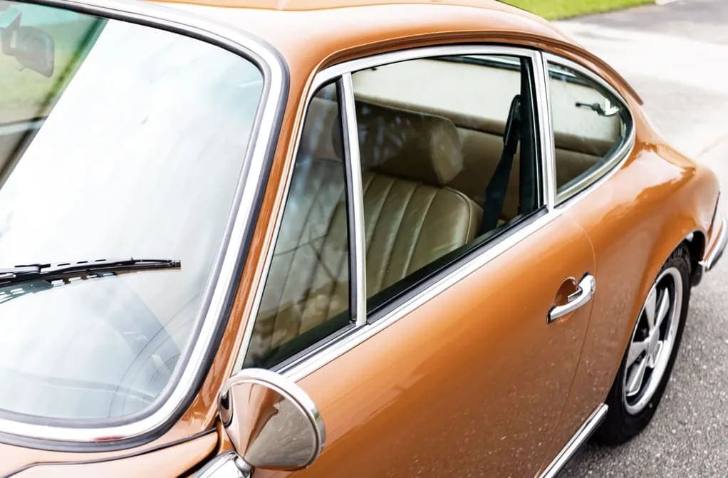 1970 Porsche 911S Coupe, view