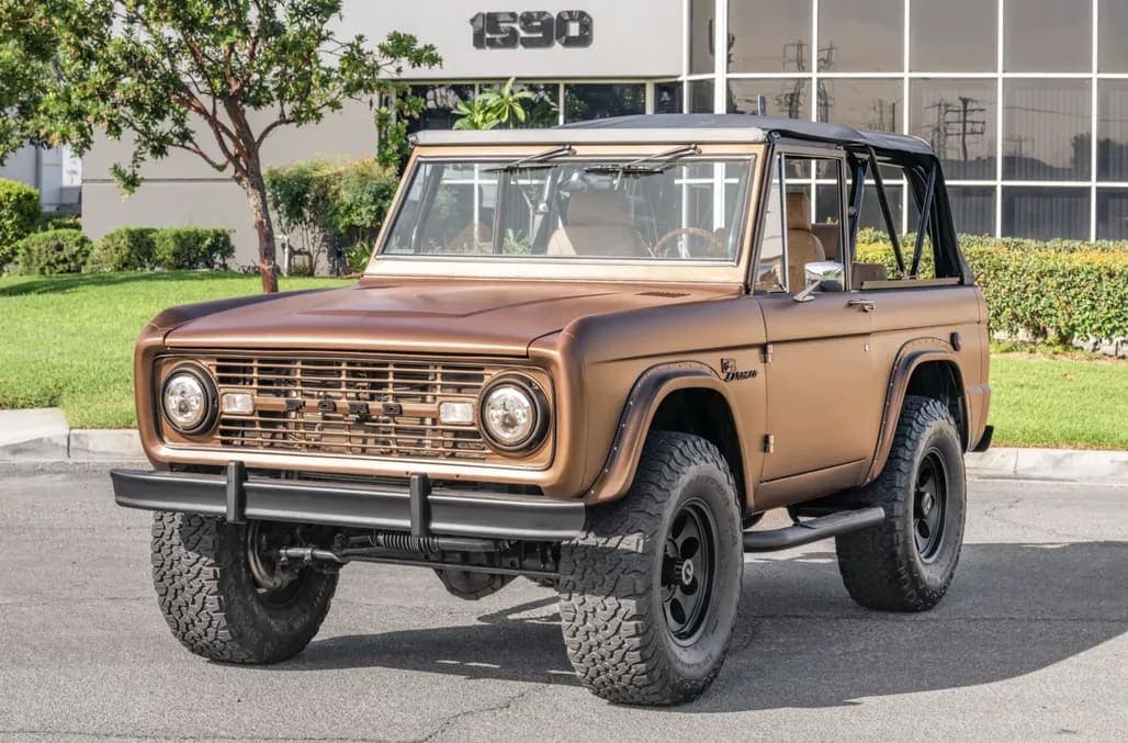 1969 Ford Bronco, view 1
