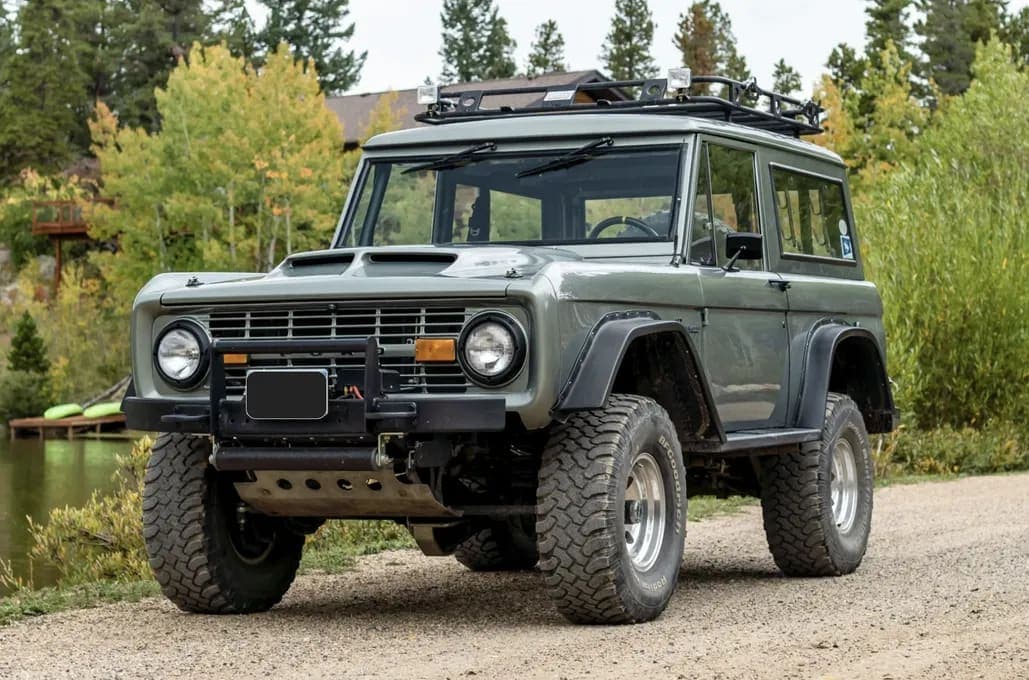 1972 Ford Bronco 302 5-Speed exterior