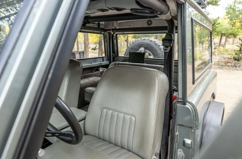 1972 Ford Bronco 302 5-Speed, view
