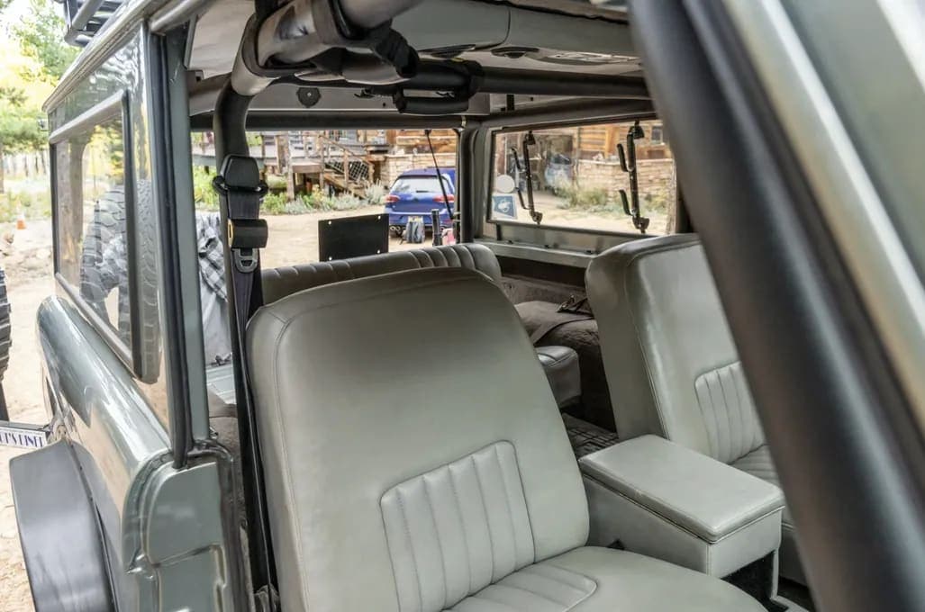 1972 Ford Bronco 302 5-Speed, view