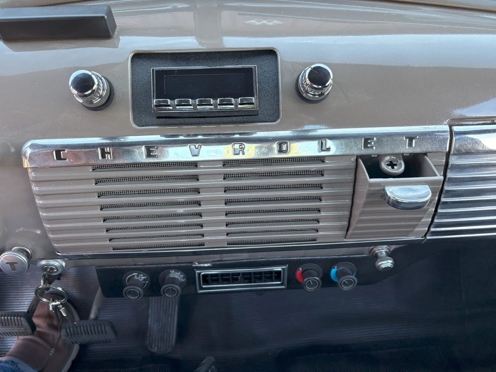 1952 Chevrolet 3100 Pickup 4-Speed, view