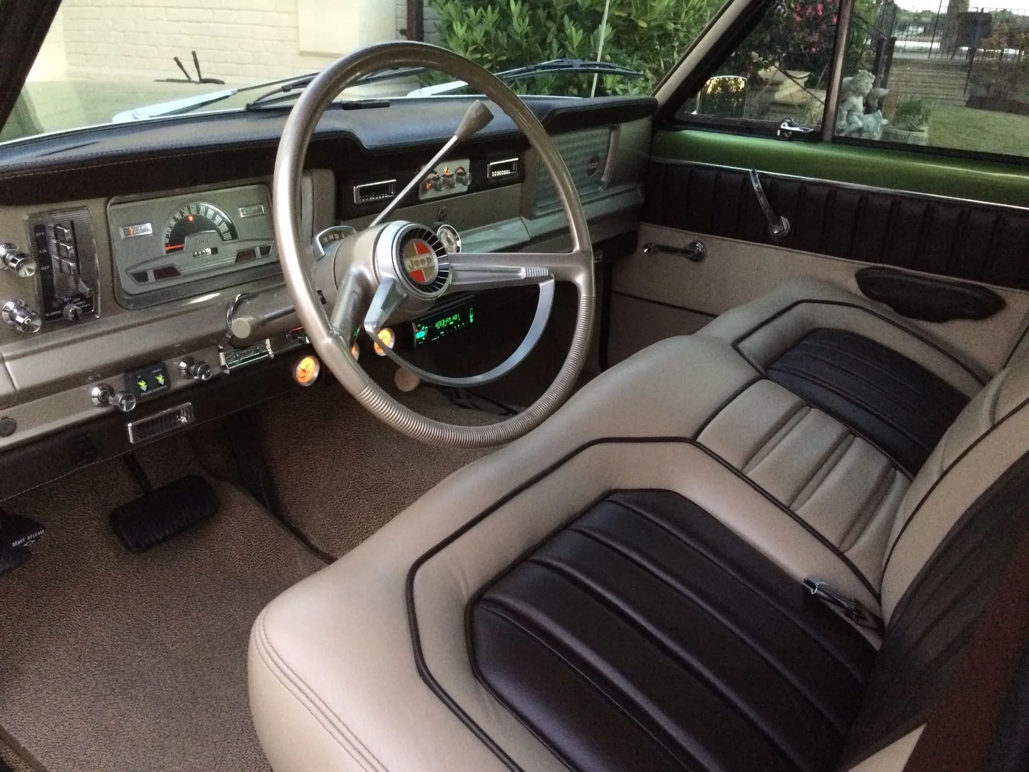 1970 Jeep Wagoneer 4×4, view